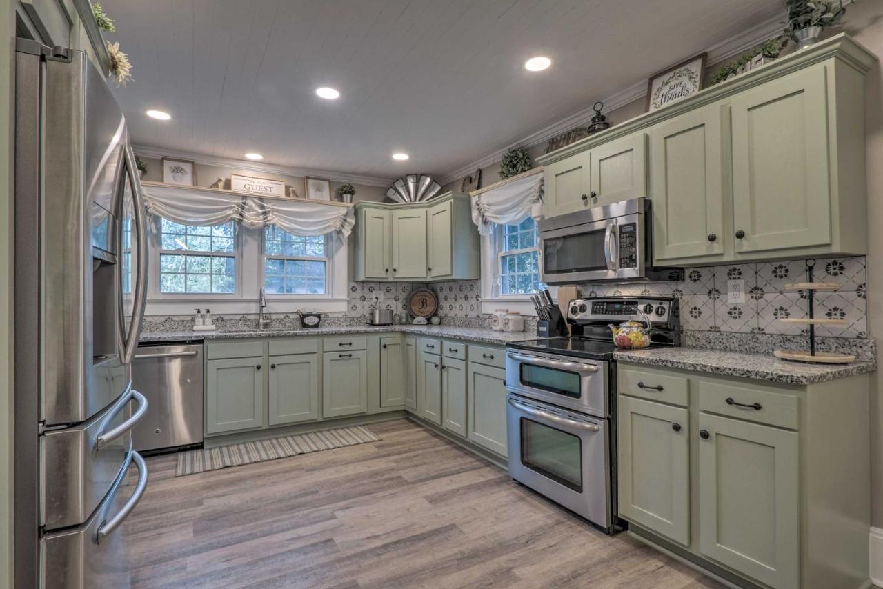 Peaceful Renovated Home With Deck On Half Acre! Asheboro Kültér fotó