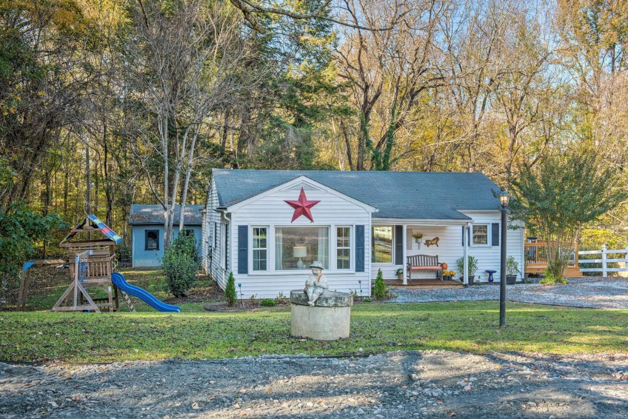 Peaceful Renovated Home With Deck On Half Acre! Asheboro Kültér fotó