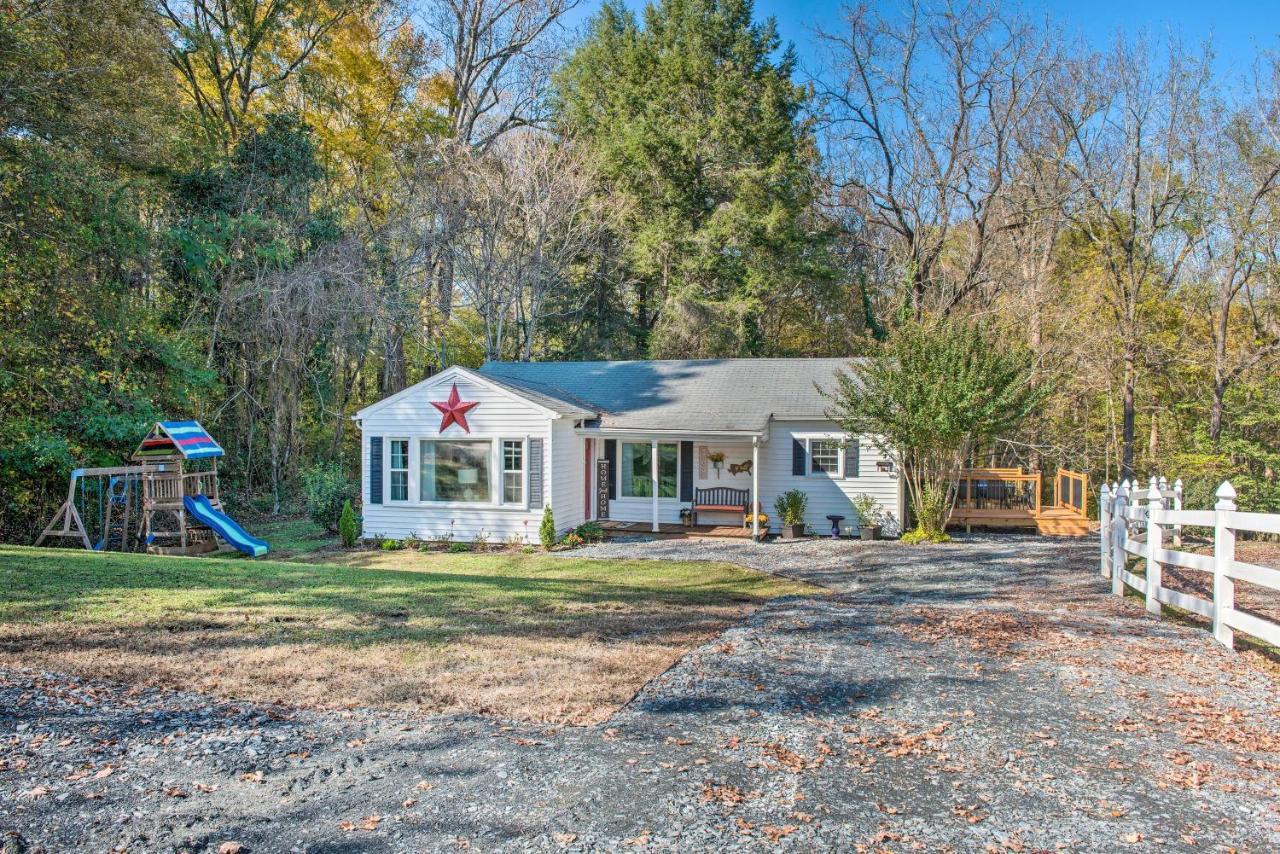 Peaceful Renovated Home With Deck On Half Acre! Asheboro Kültér fotó