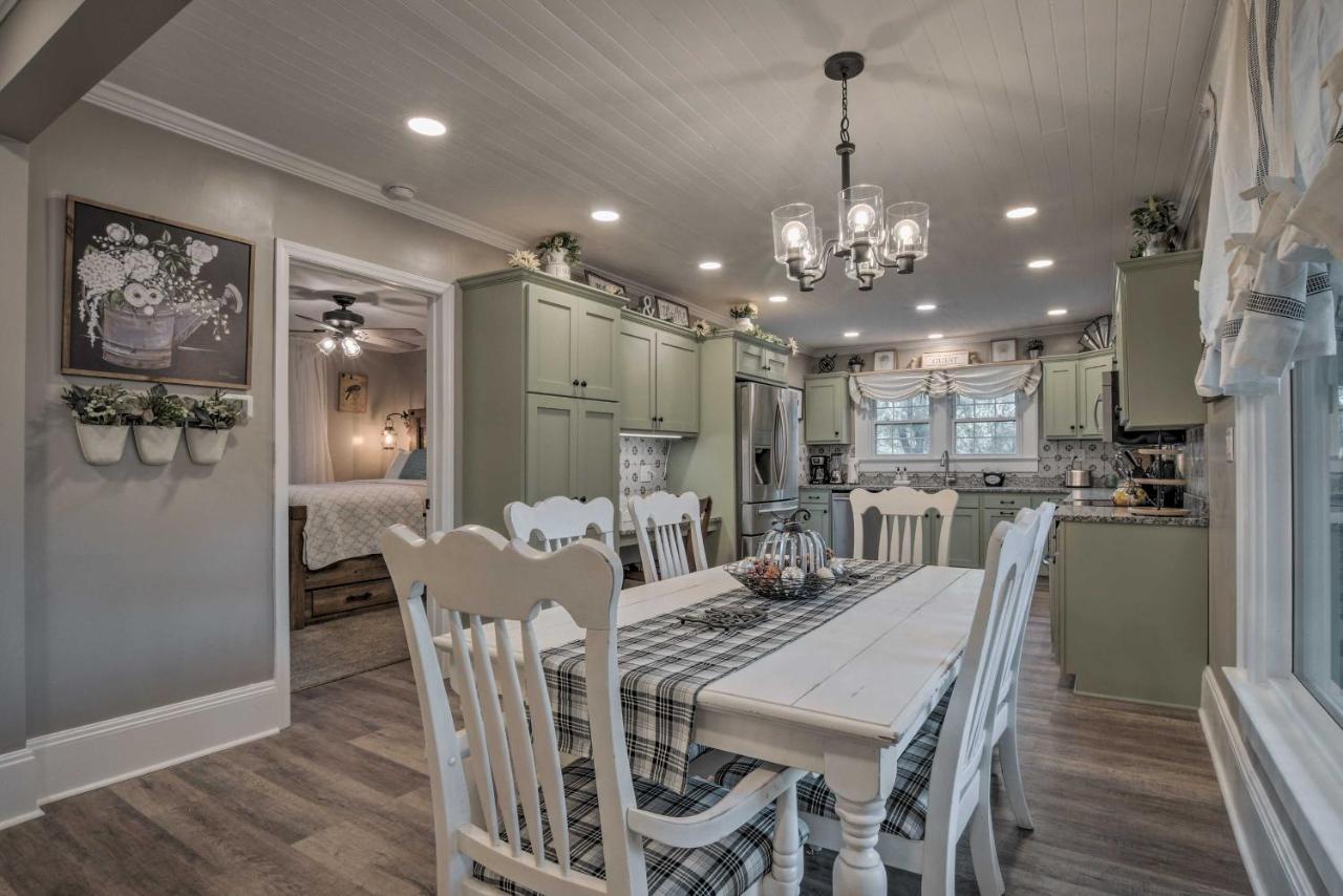 Peaceful Renovated Home With Deck On Half Acre! Asheboro Kültér fotó