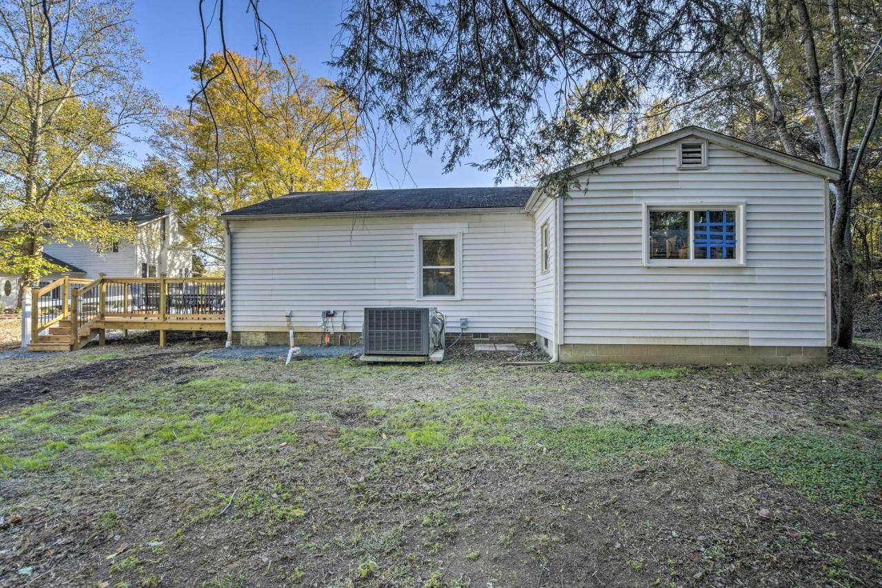 Peaceful Renovated Home With Deck On Half Acre! Asheboro Kültér fotó