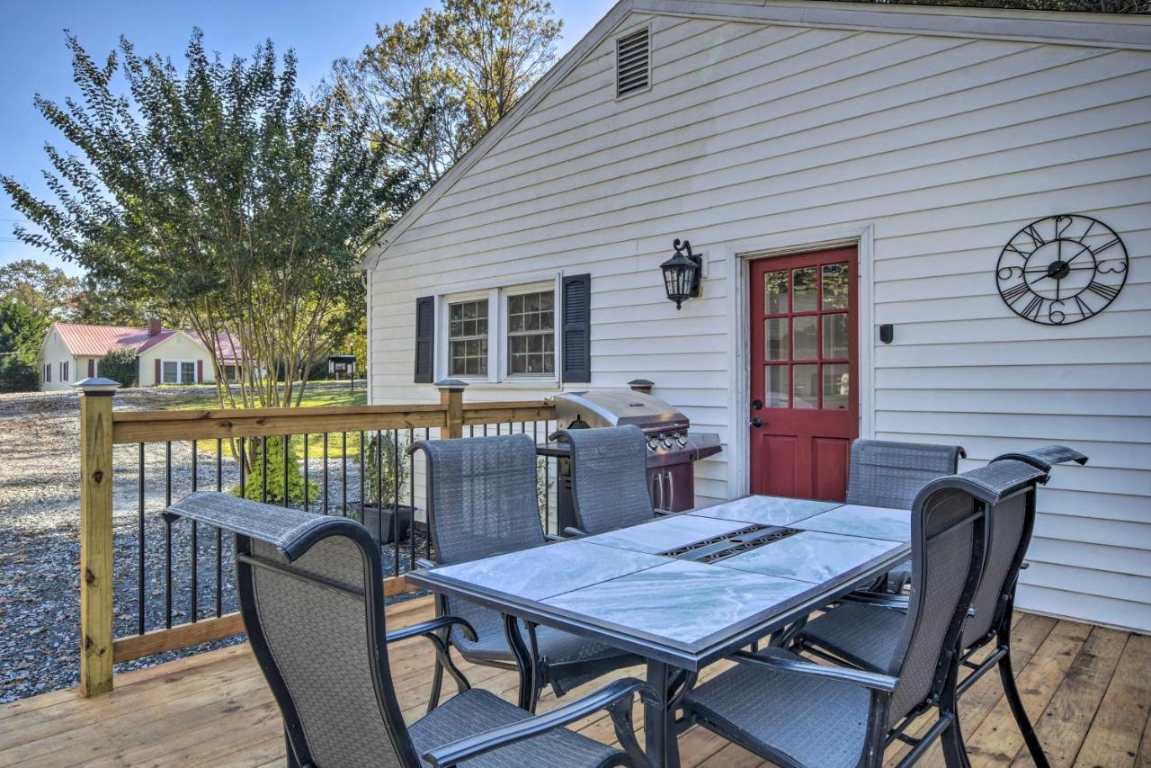 Peaceful Renovated Home With Deck On Half Acre! Asheboro Kültér fotó